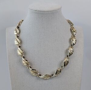 Coro Pegasus Vintage Necklace